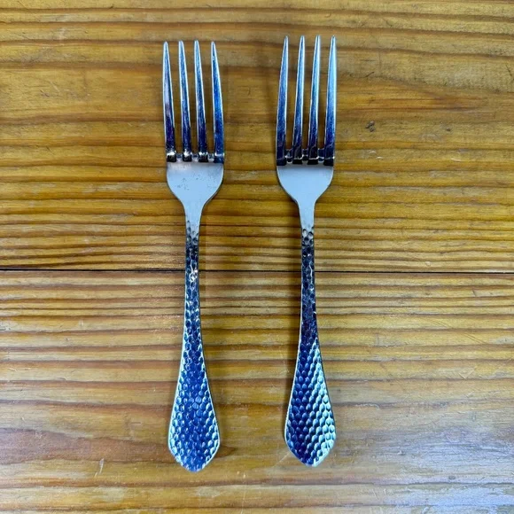 Bon Chef Hammered Stainless Flatware Set | 6-Piece | 18/10 Modern Silverware - Picture 10 of 12